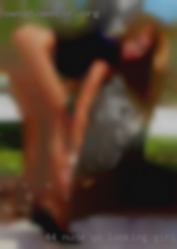 44 nude yo looking girls for couples near Benton.